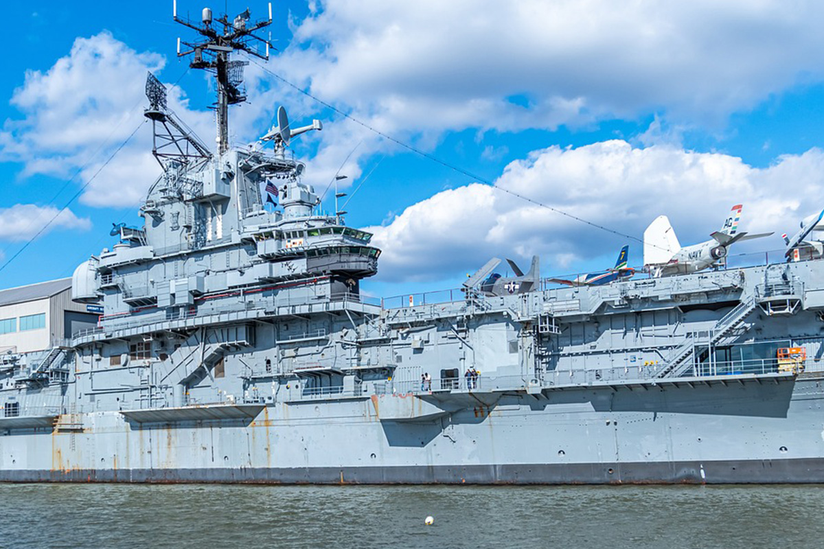 イントレピッド海上航空宇宙博物館の船体