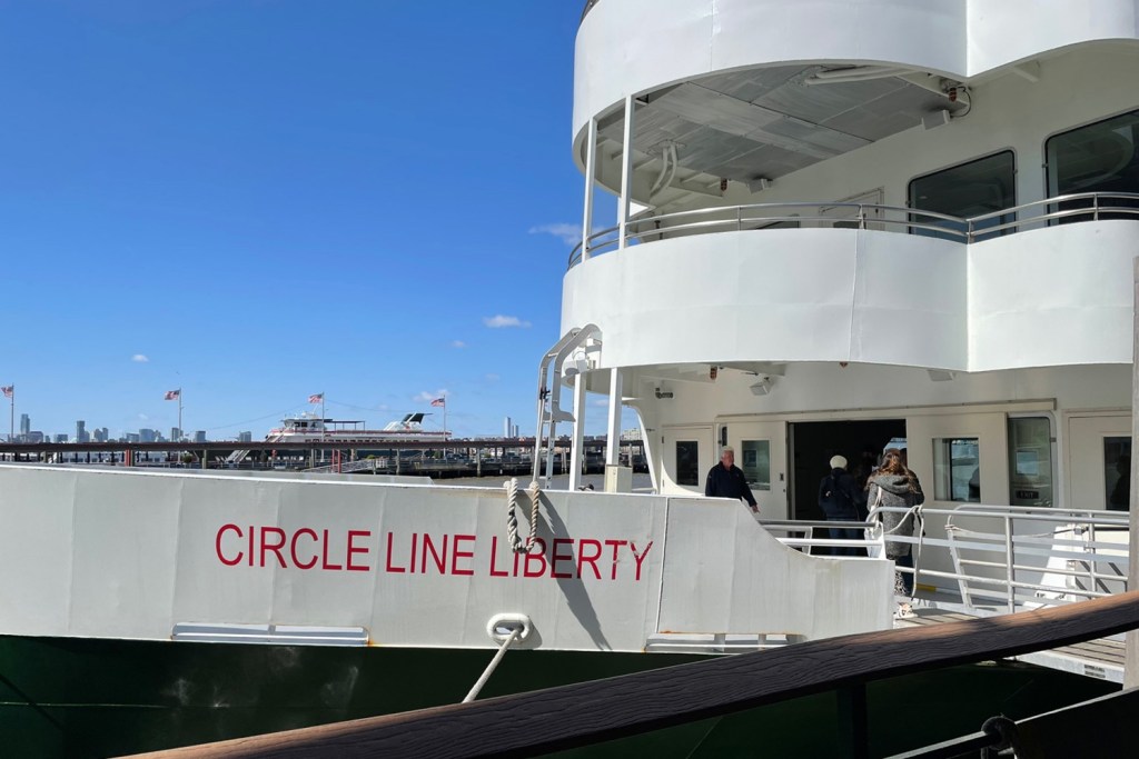 クルーズから見たニューヨークの景色