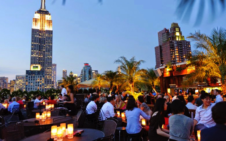 230 Fifth Rooftop Barの写真