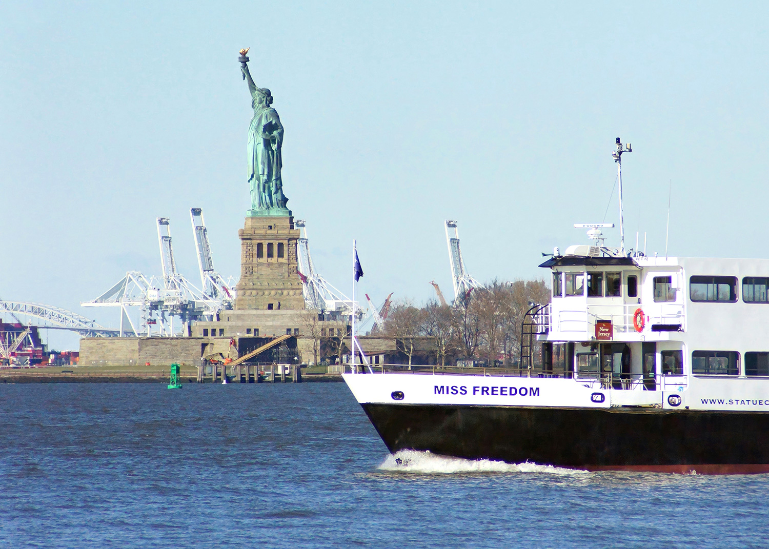 自由の女神付近の写真