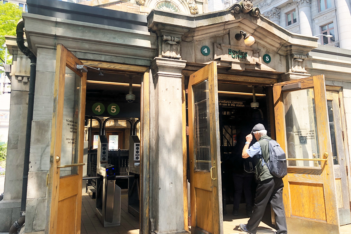 バッテリーパーク駅のレトロなデザインの写真