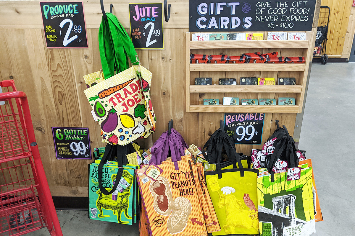 Trader Joe's（トレーダージョーズ）のニューヨーク限定トートバッグ