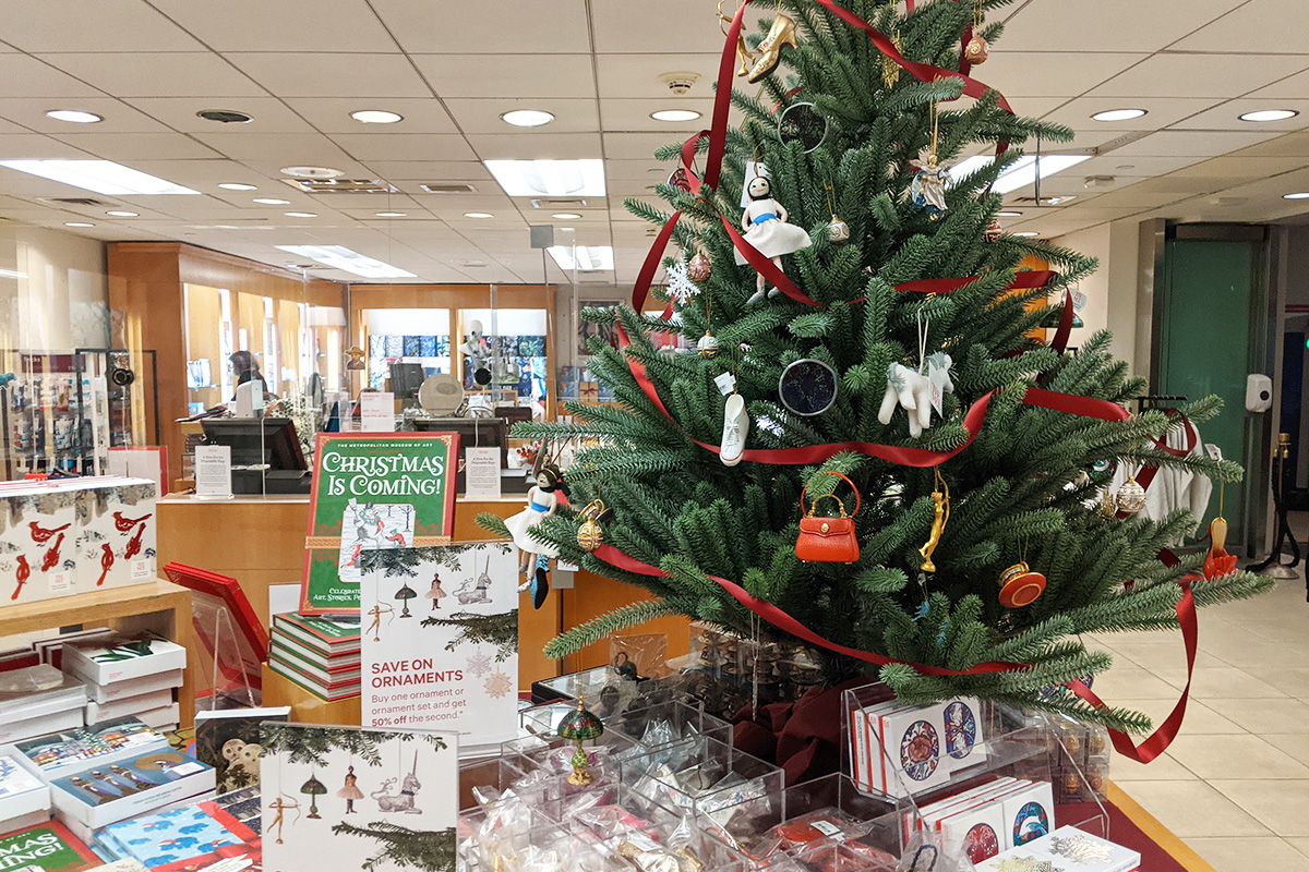 メトロポリタン美術館のホリデーシーズンに展示してるツリー