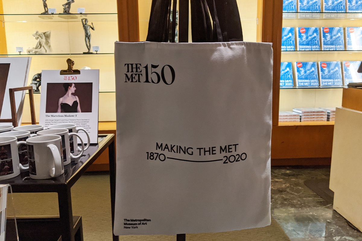 メトロポリタン美術館の創立150周年を記念して販売されたトートバッグ
