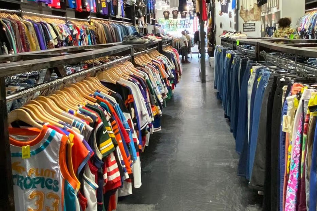 L Train Vintageの店内